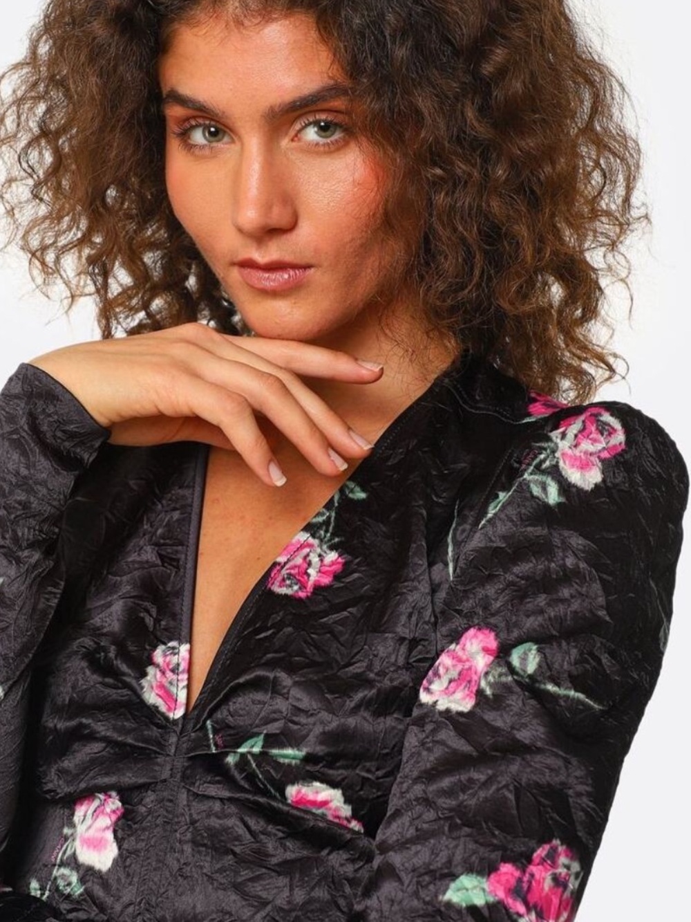 Ganni womens satin crinkle stretch mini dress with long sleeves - Picture 2 of 9